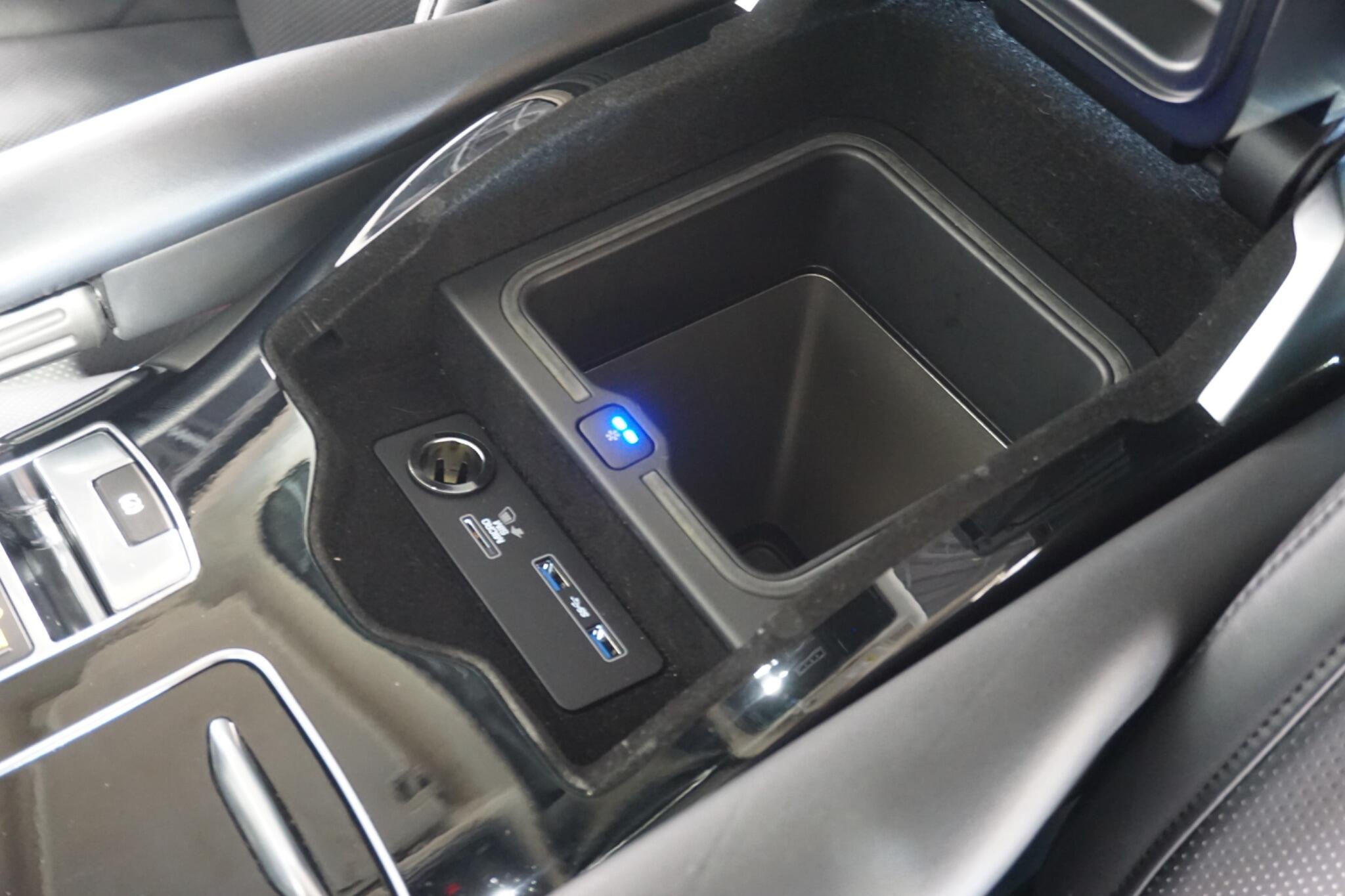 Land Rover Range Rover 2.0 P400e 13.1kWh Westminster Black SUV 5dr Petrol Plug-in Hybrid Auto 4WD Euro 6 (s/s) (404 ps)